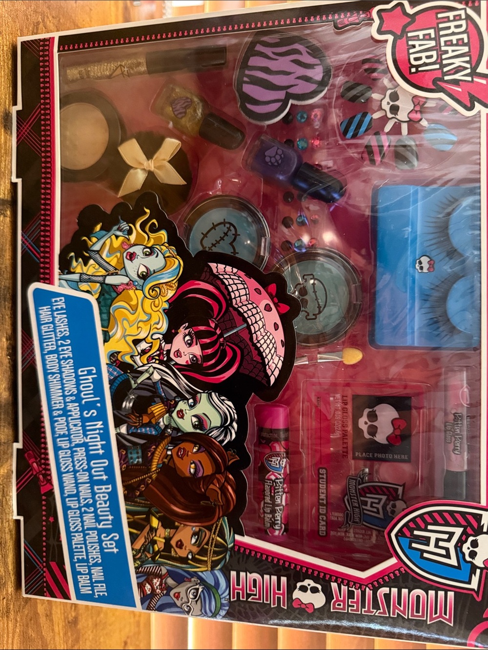 Monster High Ghoul’s Night Out beauty set - pink, purple, blue